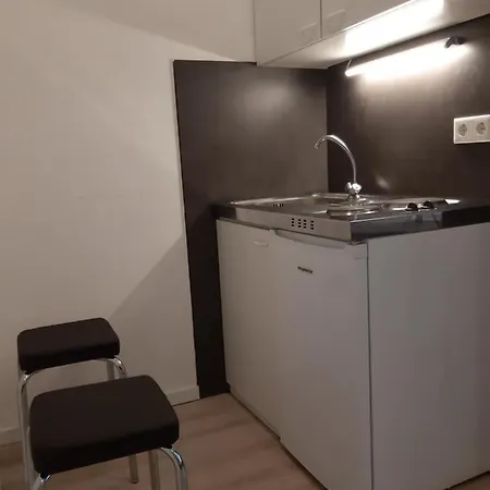 Likehome - 1 Zimmer Apartment Mit Netflix Apartment Enger