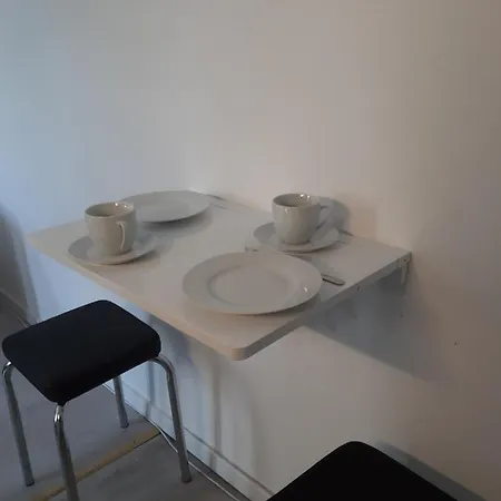Likehome - 1 Zimmer Apartment Mit Netflix