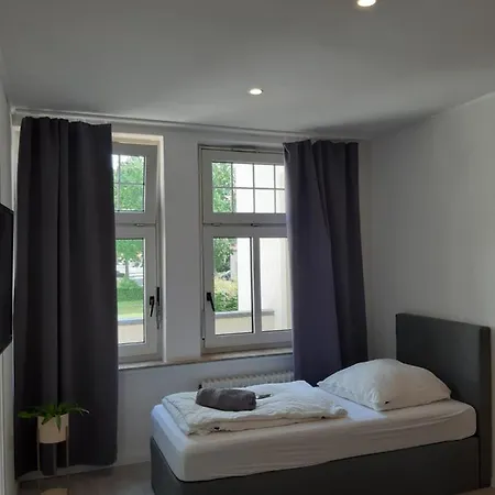 Likehome - 1 Zimmer Apartment Mit Netflix * Enger